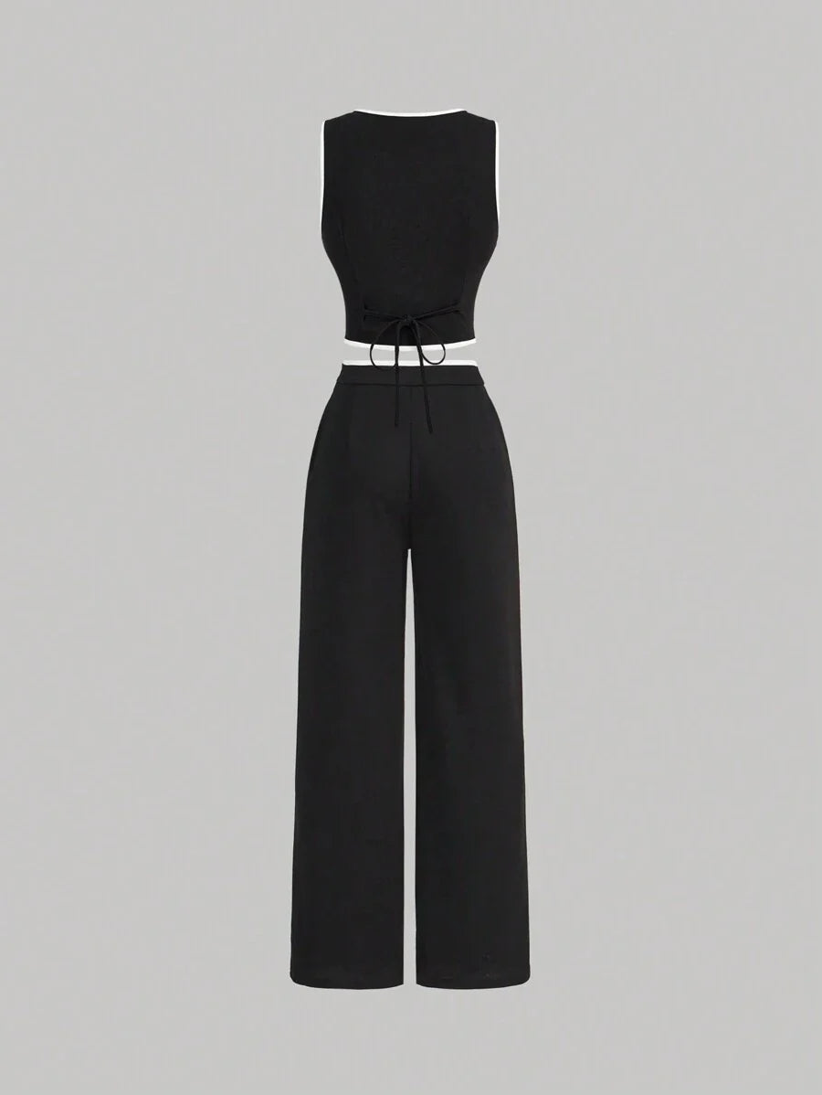 Conjunto Feminino Elegante com Colete Cropped e Calça Preto