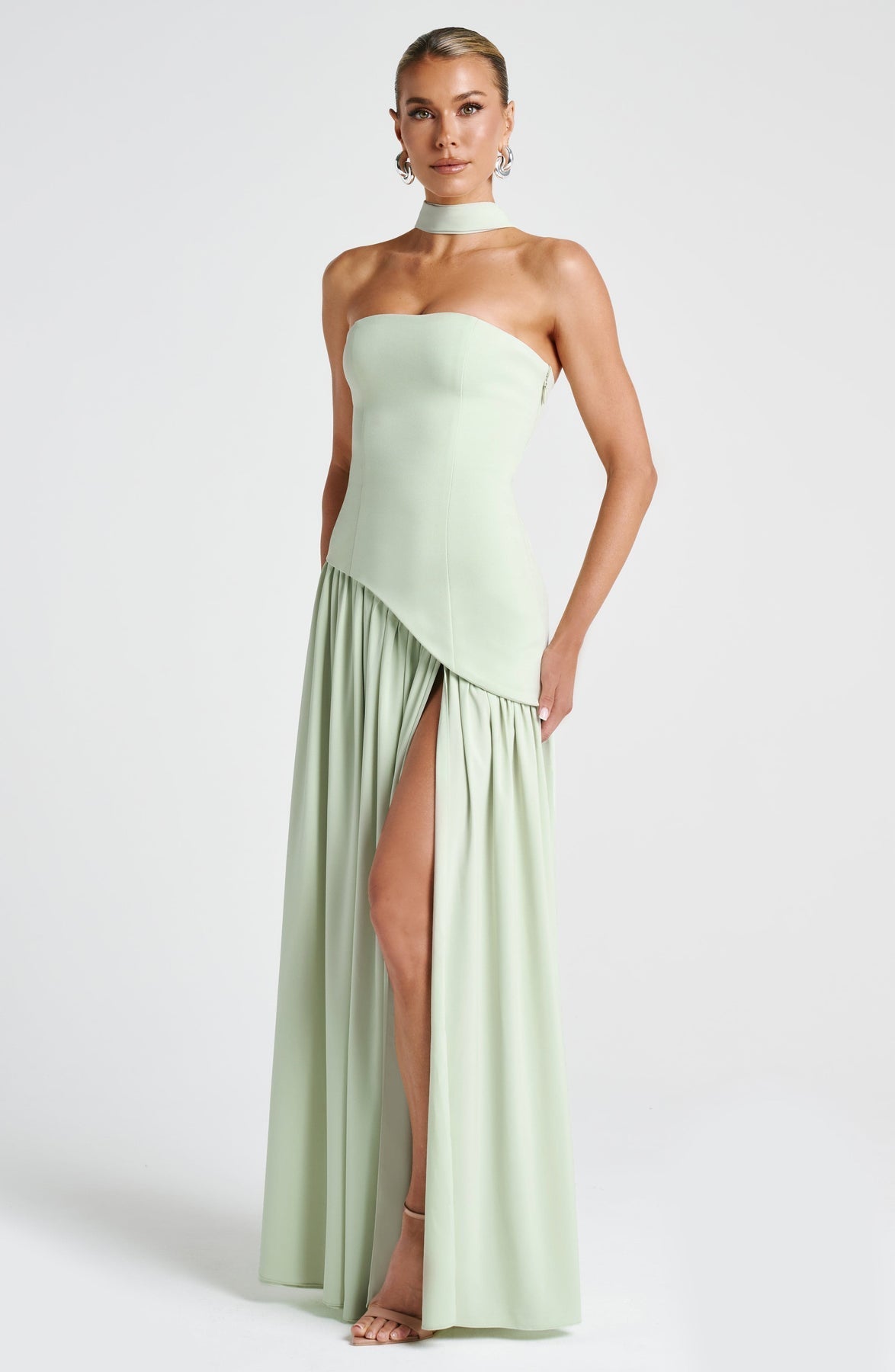 Vestido Longo Sem Alças Elegante