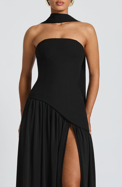 Vestido Longo Sem Alças Elegante