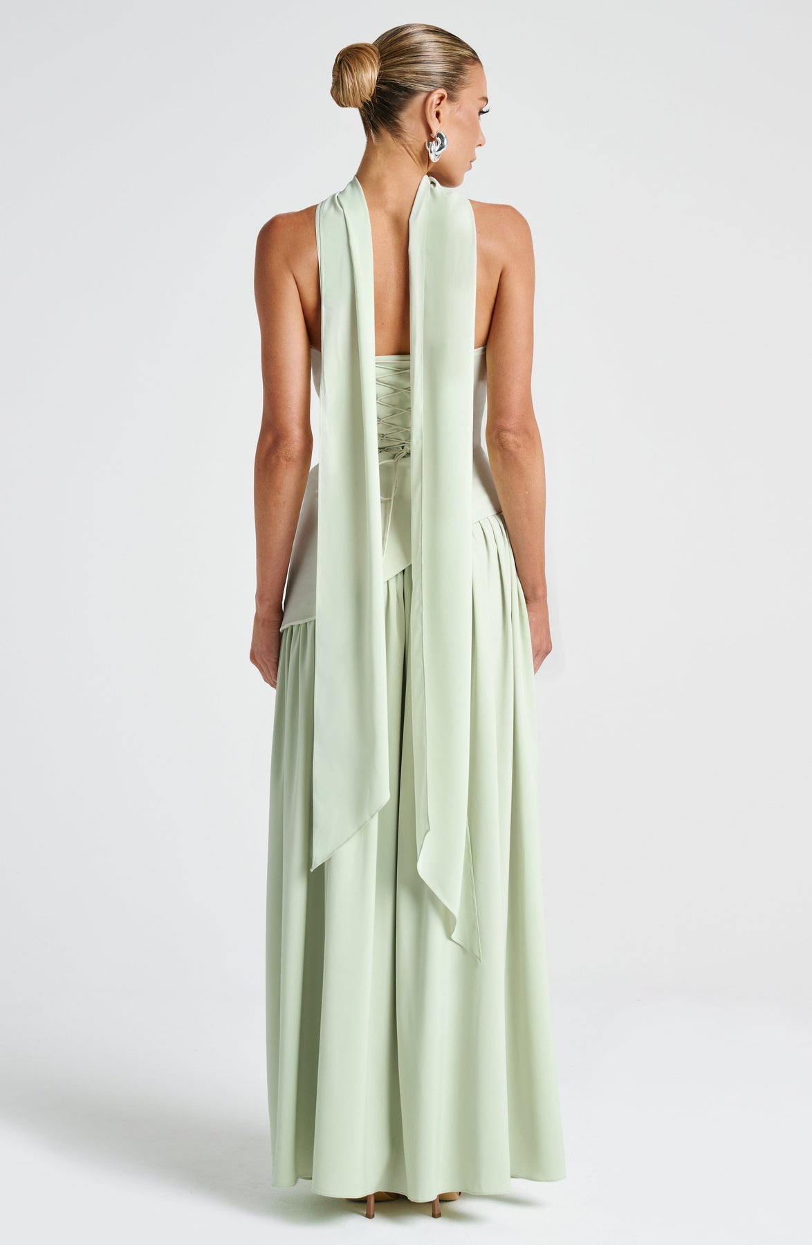 Vestido Longo Sem Alças Elegante