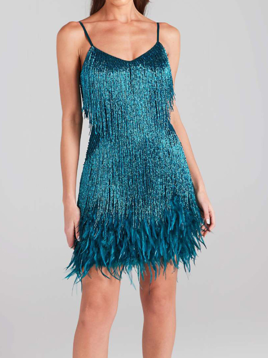 Vestido de Paetê Com Franjas e Plumas