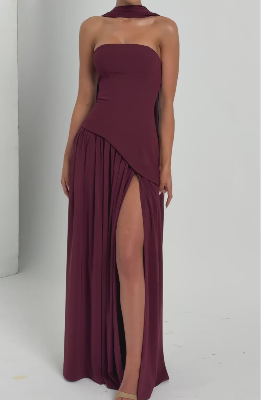 Vestido Longo Sem Alças Elegante