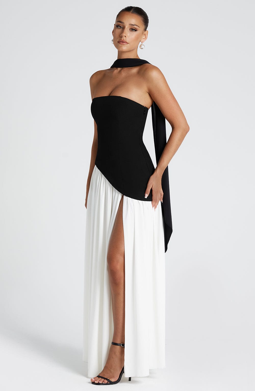 Vestido Longo Sem Alças Elegante