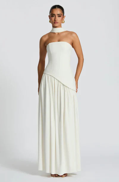 Vestido Longo Sem Alças Elegante