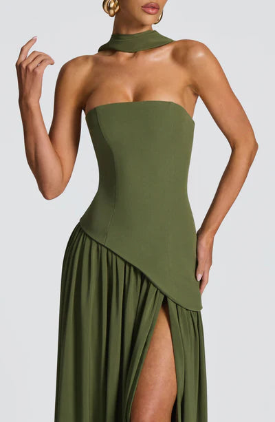 Vestido Longo Sem Alças Elegante