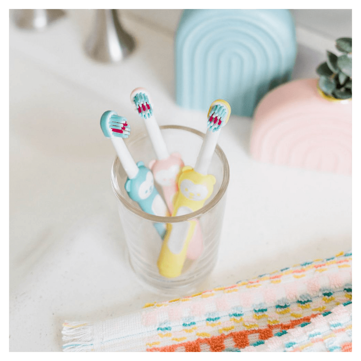 Escova Dental Infantil MAM Baby's Brush +6 meses Azul 1 Unidade — imagem 3 | Farmácia Resyla