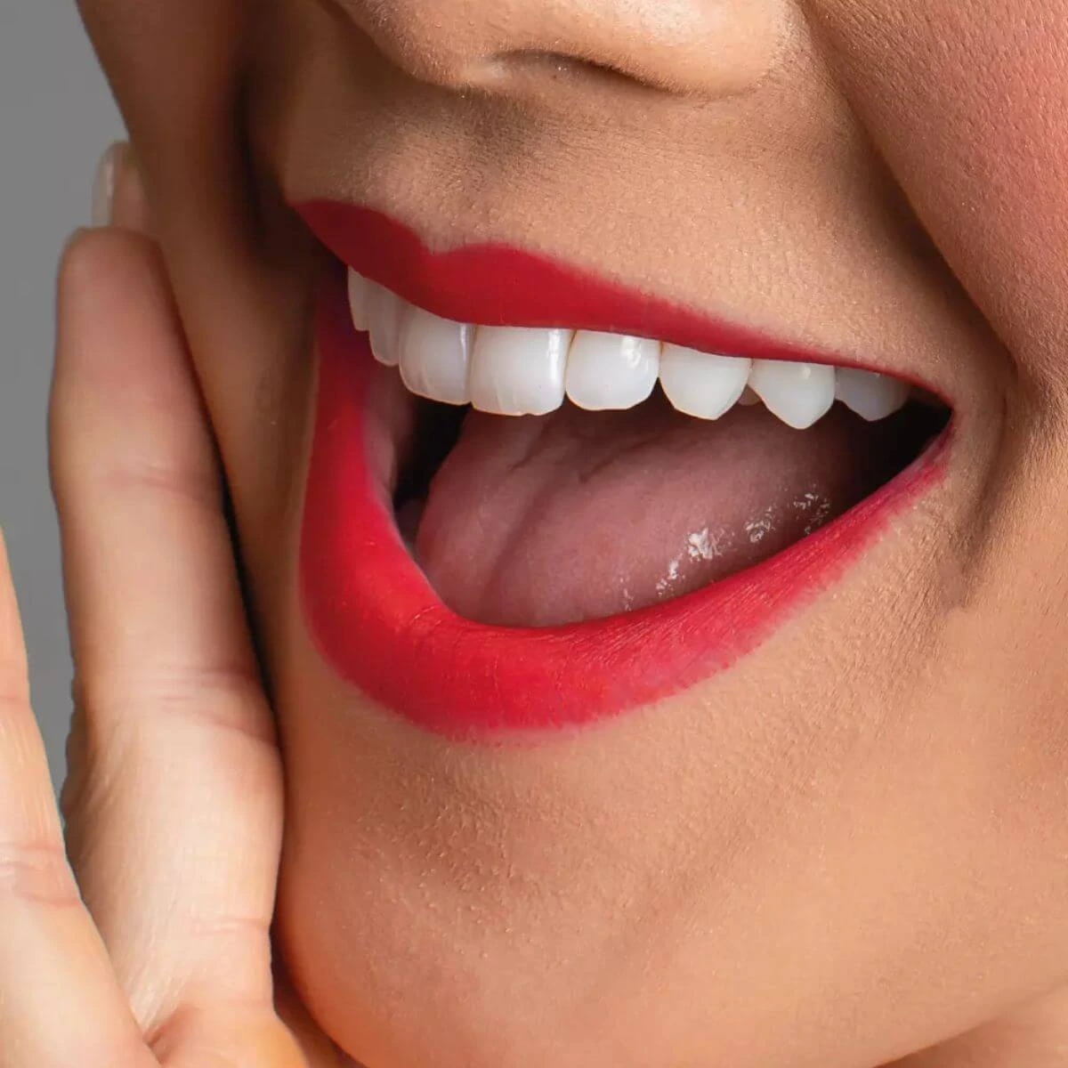 BATOM CREMOSO  KV MAKEUP VELVET CREAM VIVA VERMELHO 3,7G — imagem 3 | Farmácia Resyla