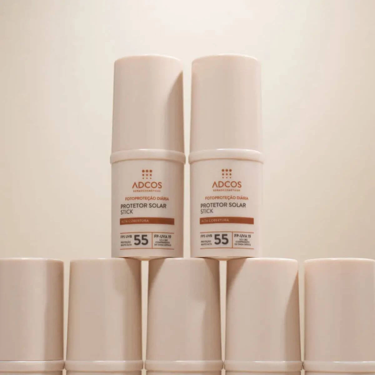 PROTETOR SOLAR ADCOS STICK FPS55 PEACH 17G — imagem 4 | Farmácia Resyla