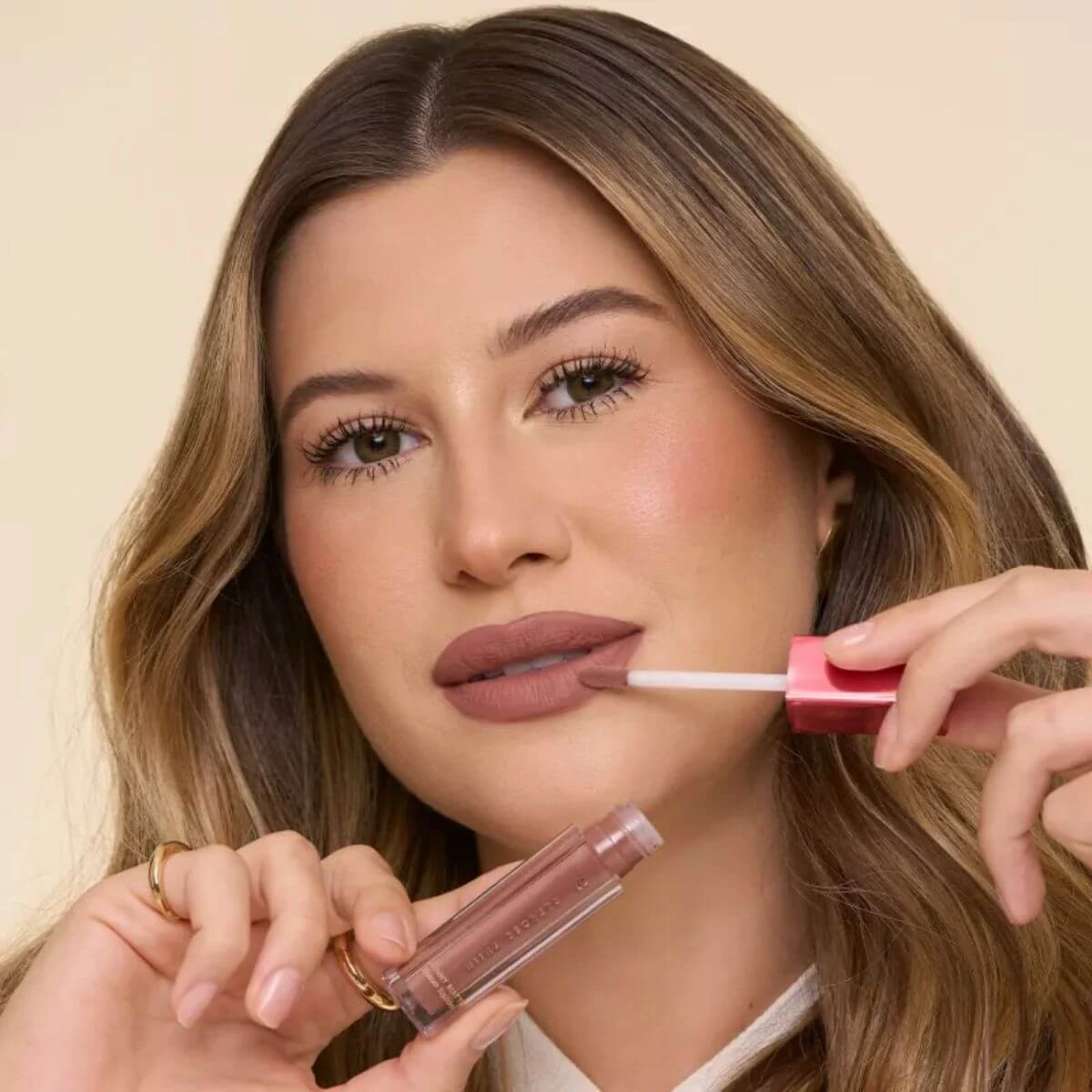 BATOM LÍQUIDO SKINNY MATTE NIINA SECRETS COR MALVA CAMELIA — imagem 5 | Farmácia Resyla