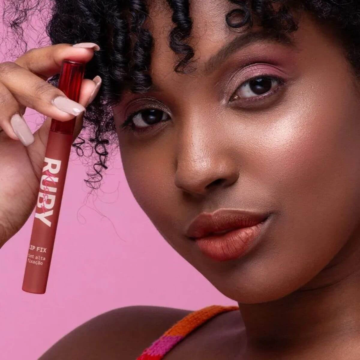 LIP TINT RUBY KISSES FEELING POWERFUL ALTA FIXACAO — imagem 4 | Farmácia Resyla