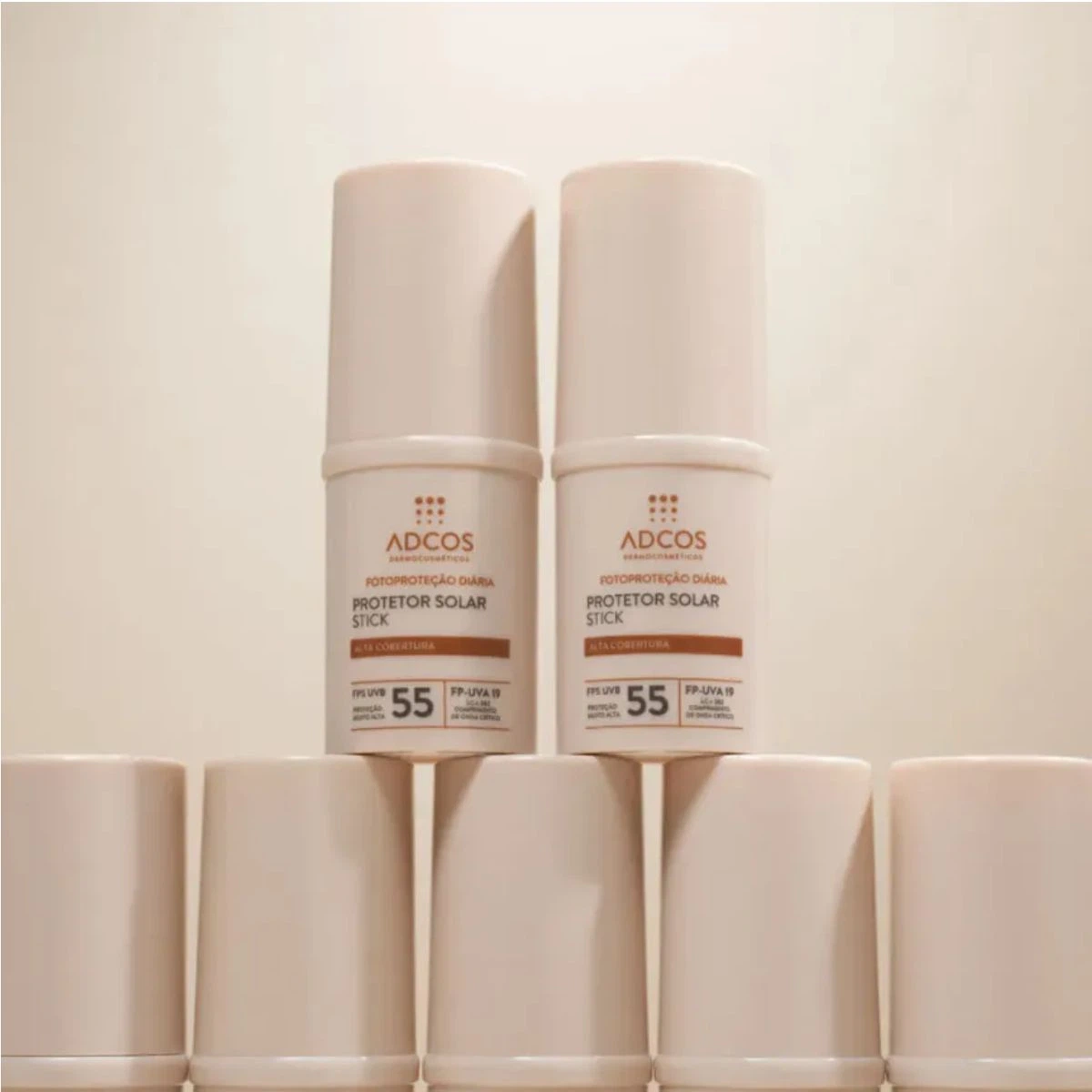 PROTETOR SOLAR ADCOS STICK FPS55 NUDE 17G — imagem 4 | Farmácia Resyla