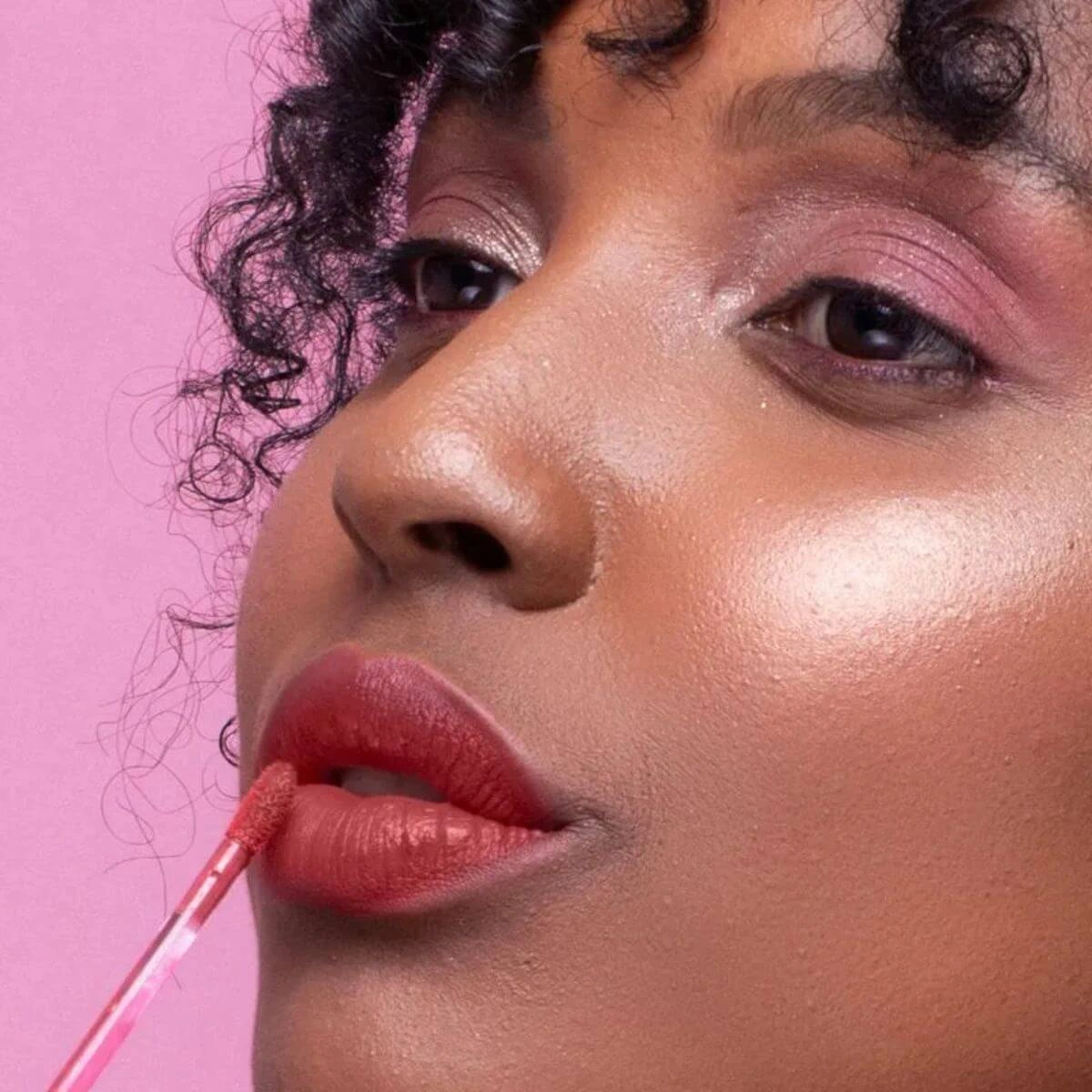 LIP TINT RUBY KISSES BLUEBERRY PIE ALTA FIXACAO — imagem 4 | Farmácia Resyla