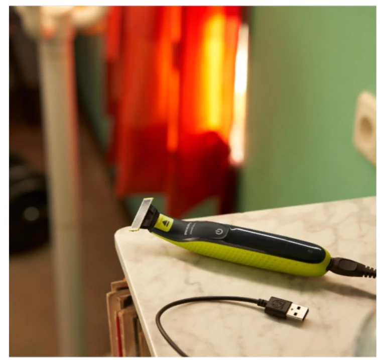 Aparador e Raspador de Pelos Philips OneBlade com 3 Pentes QP2724/10 À prova d’água Bivolt — imagem 6 | Farmácia Resyla